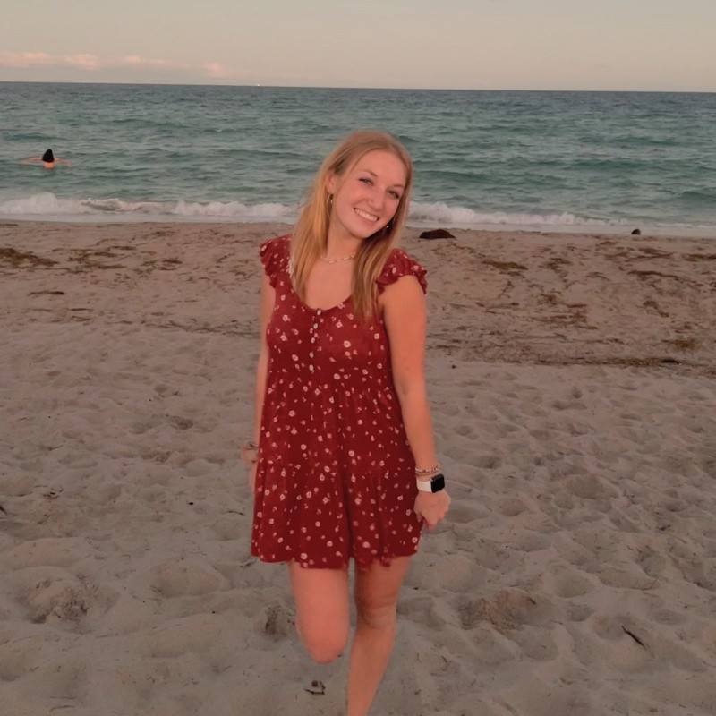 https://www.linkedin.com/in/carissamoyer Profile Picture