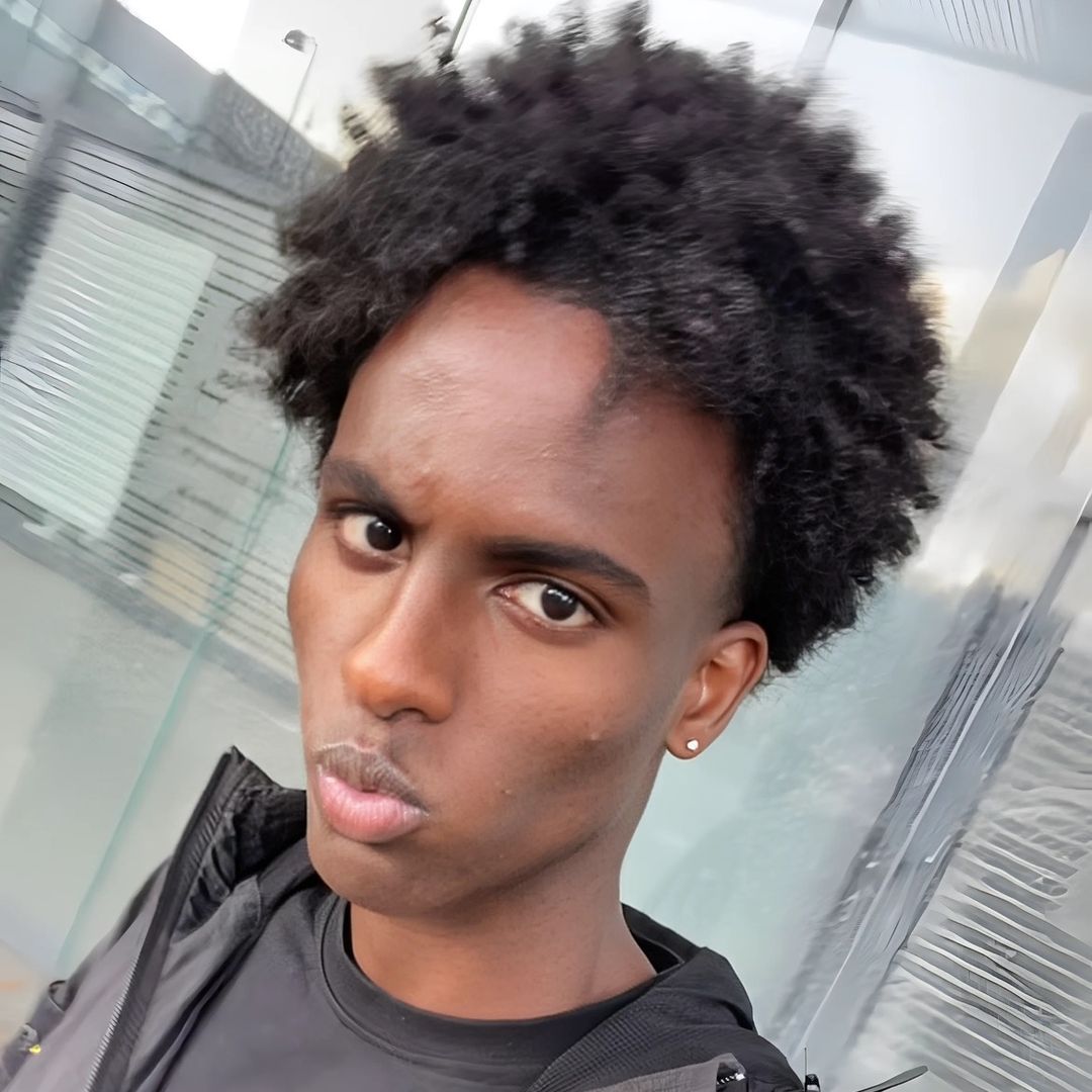 abdi_dheere5300 Profile Picture