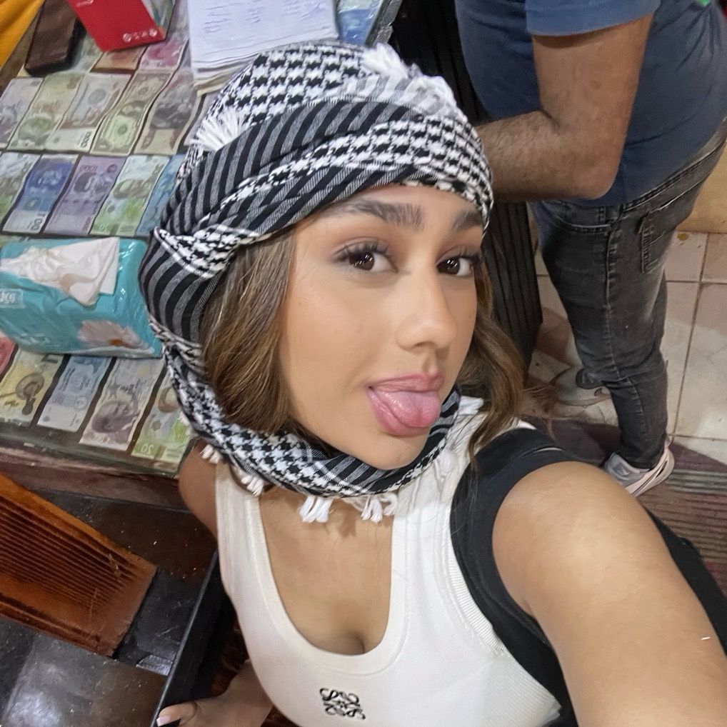 emely.yg Profile Picture