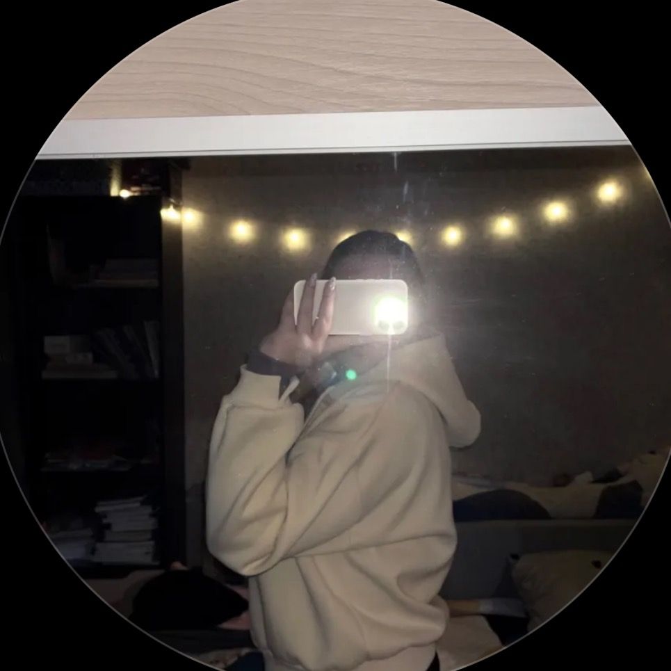 anna_677x0 Profile Picture