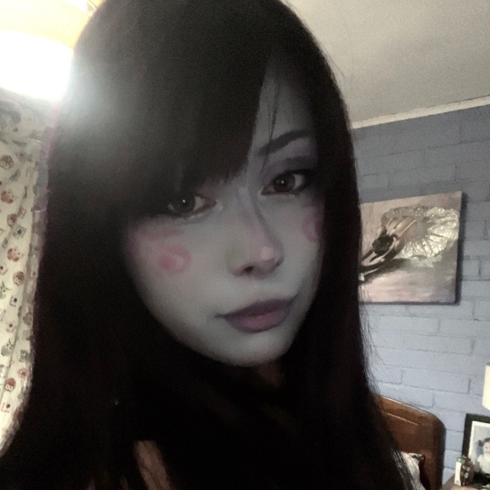 frutillagotikaa Profile Picture